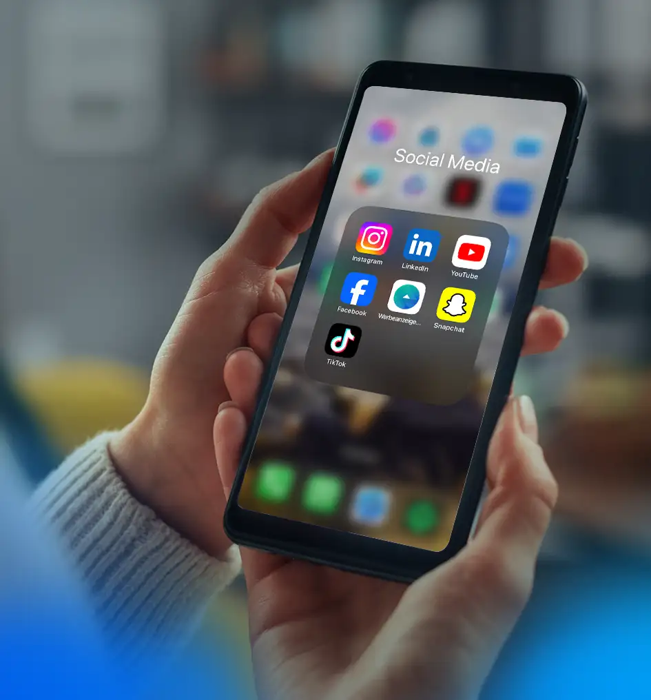 Handy welches die verschiedenen Apps für Recruiting zeigt